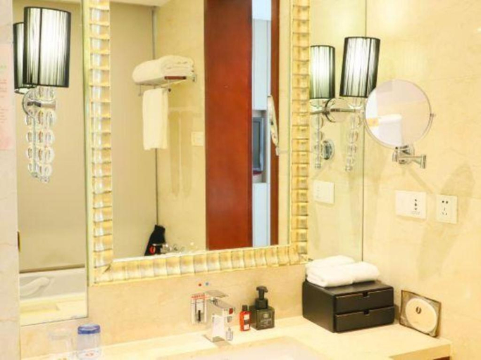Bathroom 4, XinHua JianGuo Hotel, Jiujiang