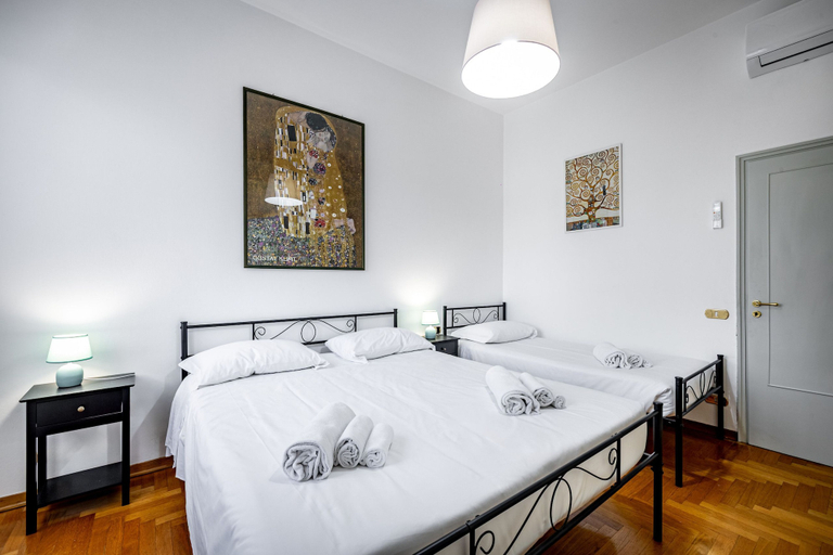 Room 4, Rondinella, Florence