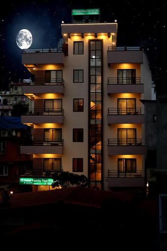 Exterior & Views
