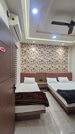 Room 5, Hotel Mahakal Palace, Ujjain