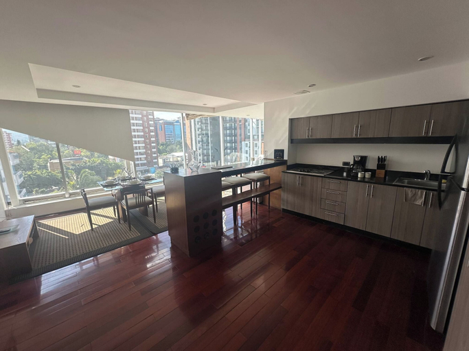 Private kitchen, Modern 2-bedroom Apartment in Guatemala City With Covered Parking, ZONA 14