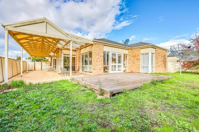 Terrace/patio 2, StayAU Spacious Home w/BBQ Pet-friendly, Melbourne