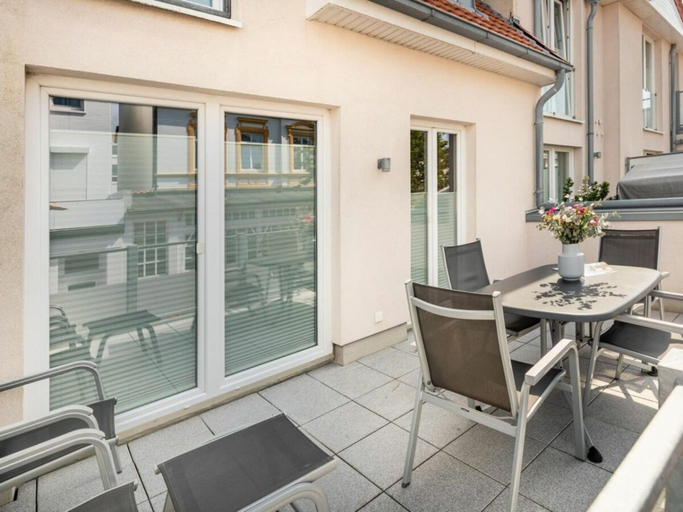 Outdoor dining 4, Holiday Apartment in Norderney With Wi-fi, Aurich