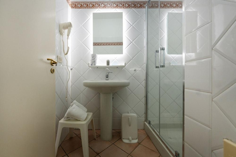 Bathroom, Hotel Residence San Angelo, Napoli