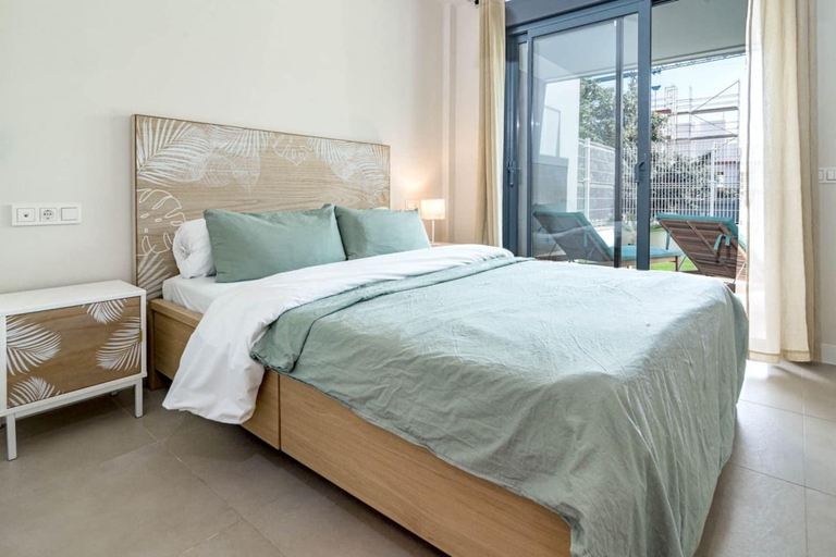 Room 3, Lme2ba- Cozy Ground Floor Flat in Luxury Resort, Málaga