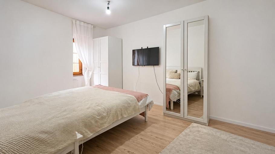 Room 4, Rapallo 2-bed Apartment, Sleeps 5 With Hot Tub, Genova