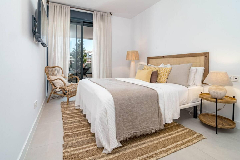 Interior 4, Lme4bb Sb4bb- Apotel las Mesas by Roomservices, Málaga
