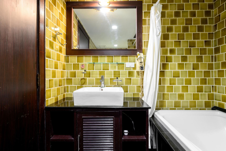 Bathroom 2, Spacious 108sqm 2BR Resort Apartment SP2, Pattaya