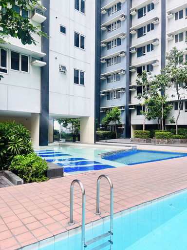Pool 4, A Cozy 1BR 40sqm in Mandaluyong With City View, Mandaluyong