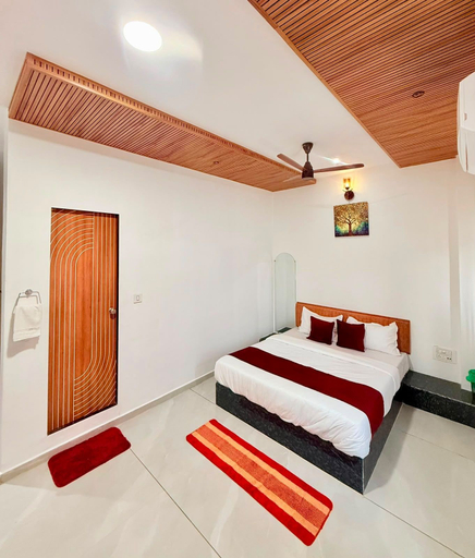 Room 3, Hotel Sayan, Surat
