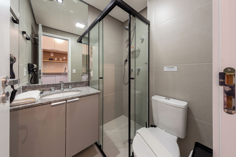 Bathroom 3, Cabrini by Bhomy, São Paulo