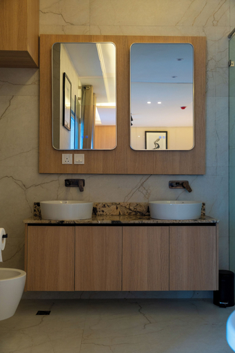 Bathroom 2, 1 Arena Loft by LVG, Eti-Osa