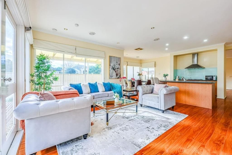 Living area 4, StayAU Spacious Home w/BBQ Pet-friendly, Melbourne