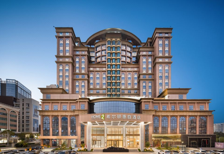 Exterior & Views