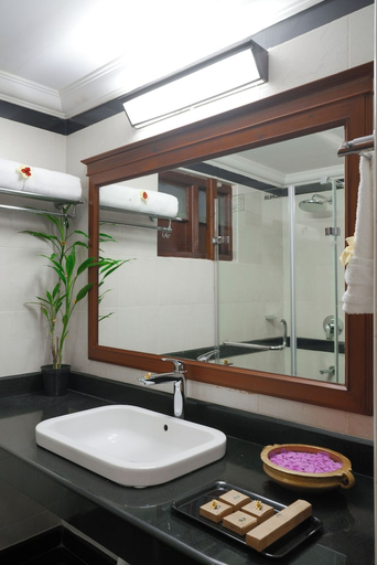 Bathroom 4, Lakesong Kumarakom, Kottayam