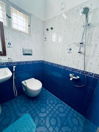 Bathroom 2, Cleety's by MGDC, Ernakulam