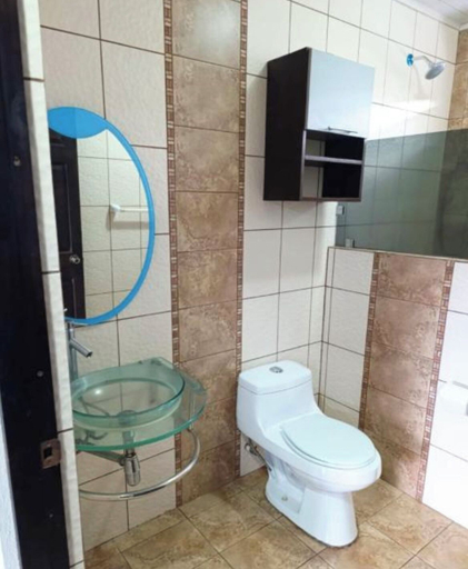 Bathroom 4, Costa Rica explorer, Grecia