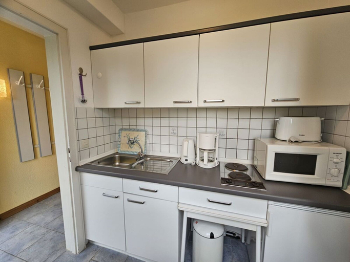 Private kitchen 5, Holiday Apartment With 1 Bedroom, Ostholstein