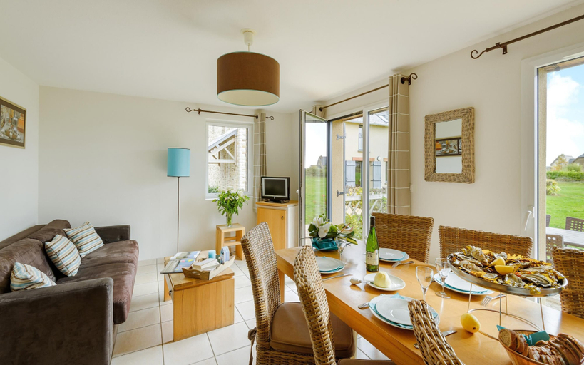 Dining 4, Breton Alcove Stay for Six, Ille-et-Vilaine