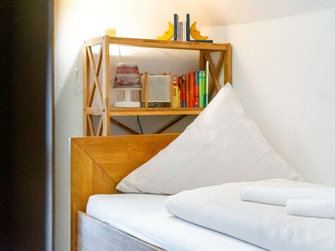 Room 4, Holiday Home in Upleward With Sauna, Aurich