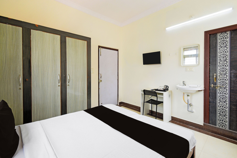 Room 3, Hotel O DLF Road Hyderabad, Hyderabad
