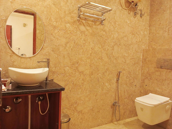 Bathroom 4, Hotel Heritage Divine, Varanasi