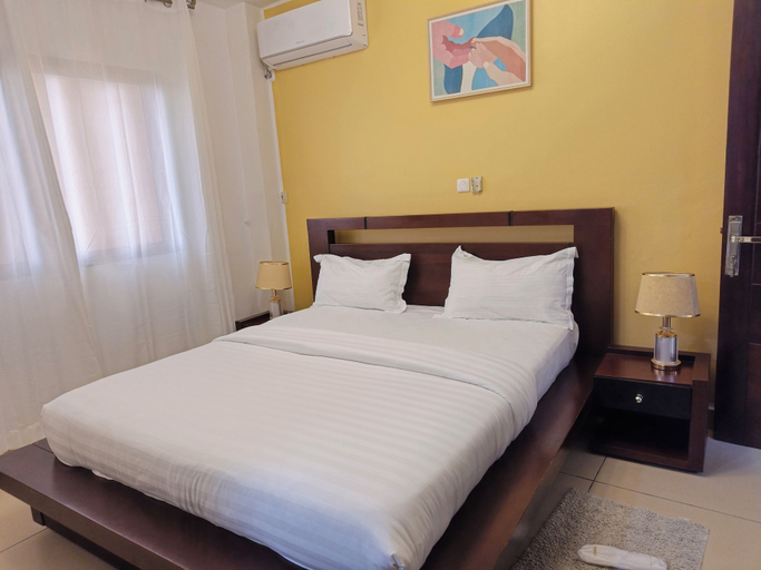 Bedroom 4, LOUMIA Residency, Wouri