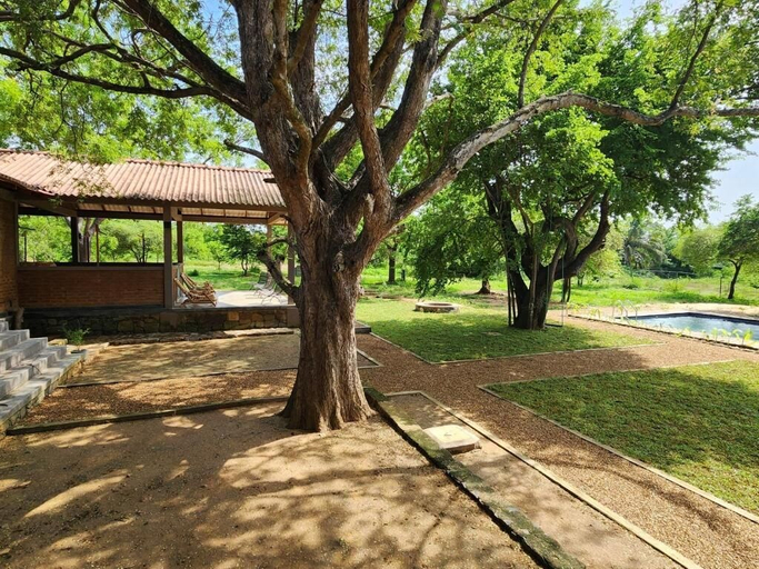 Property grounds, Hide Yala, Thissamaharama