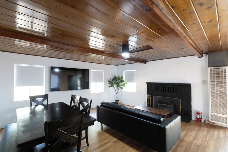 Interior 3, The Terra Lodge, San Bernardino