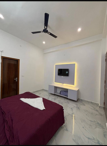 Room 2, Hotel Prime Stay, Gautam Buddha Nagar