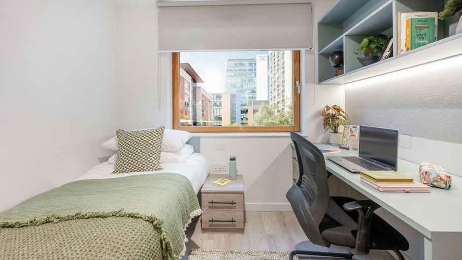 Room 2, Student Only The Paragon, London