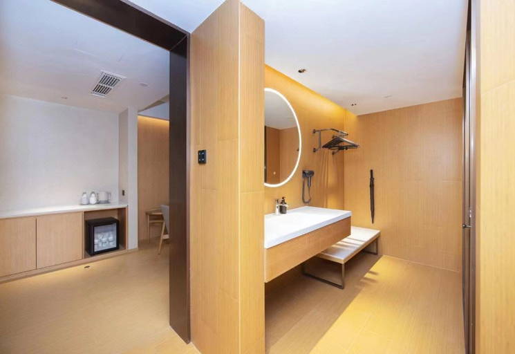 Bathroom 3, Ji Hotel Weihai Wendeng District Government Xiangshan Road, Weihai