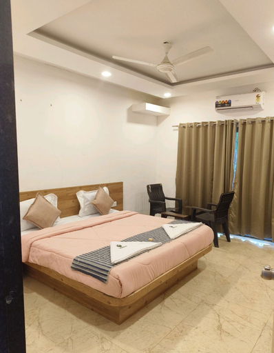 Room 5, Varo Resort, Satara