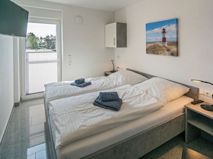 Room 4, Holiday Home With 1 Bedroom, Wittmund