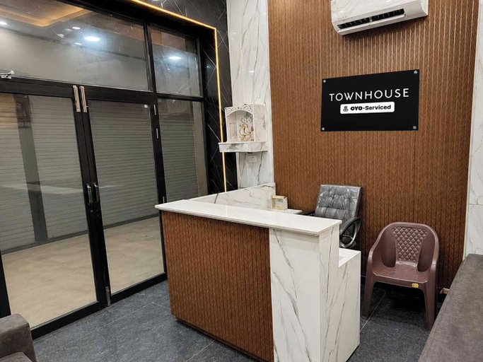 Lobby, Townhouse Sri Golden Temple Amritsar, Amritsar