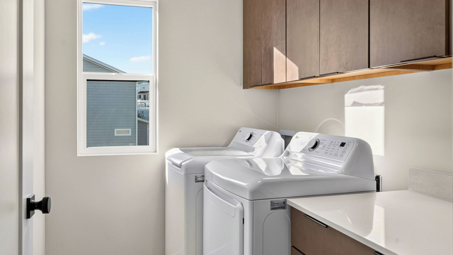 Laundry room, Lobo Silver Summit by Avantstay Mountain-view Balcony Game Room + Near Deer Valley, Summit