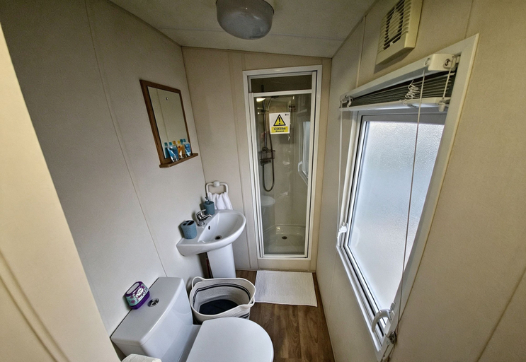 Bathroom 3, Cocotony Cosy 3 bed Caravan, Conwy