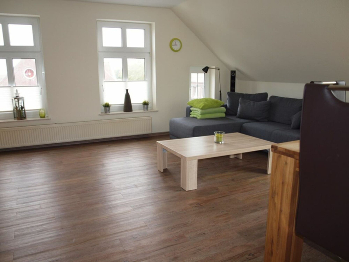 Living area 3, Holiday Apartment With 3 Bedrooms, Wittmund