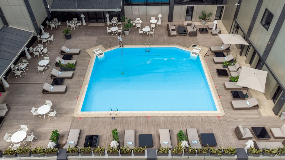 Sport & Beauty 2, Krystal Palace Douala, Wouri