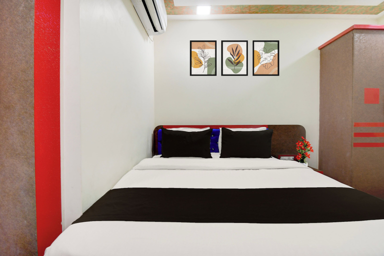 Room 2, Townhouse Lake Town Clock Tower, North 24 Parganas