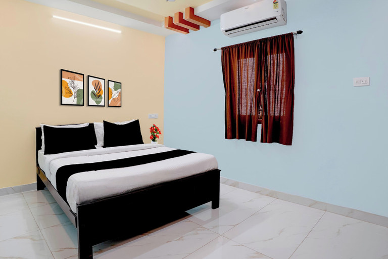 Room 4, Collection O Rajive Gandhi Statue, Puducherry