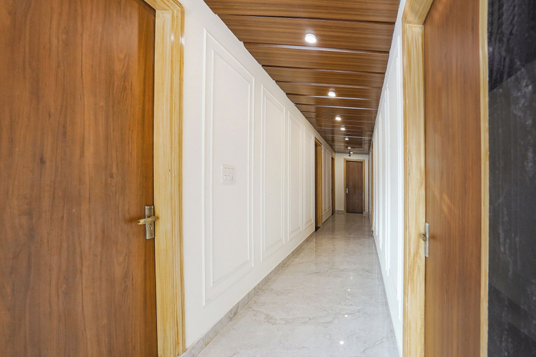 Lobby 5, Fabhotel Drive Inn, Gautam Buddha Nagar