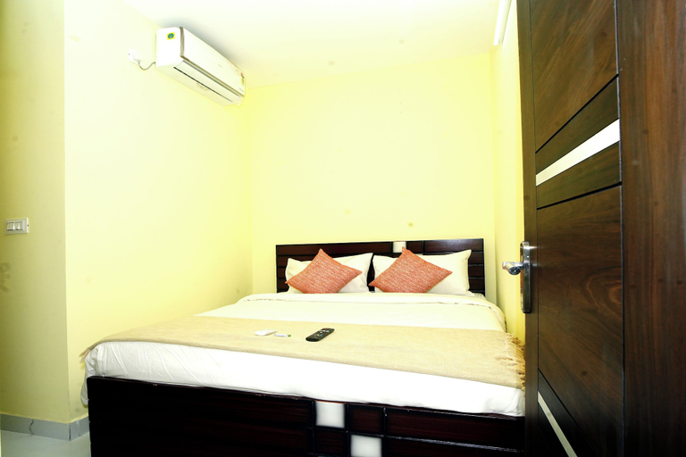Room 5, Sri Sai Comforts, Bangalore