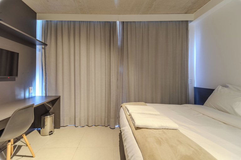 Room 2, Domingos by Bhomy, São Paulo