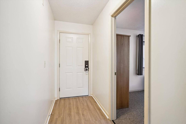 Others 5, Cedarbrook Two bedroom Suite 10102, Windsor