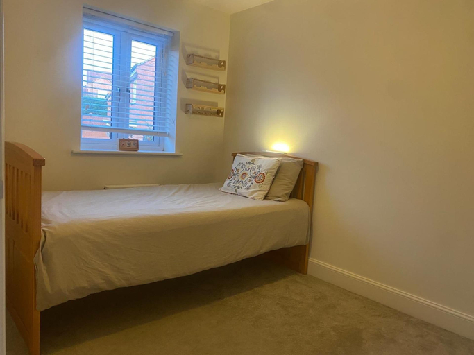 Room 2, Cozy Repton ,derby Retreat With 3 Bedrooms, Derbyshire