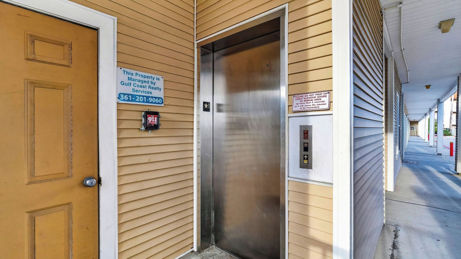 Exterior 5, Paradise Found by Avantstay Waterfront Retreat Private Boat Slip + Shared Pool North Padre, Nueces