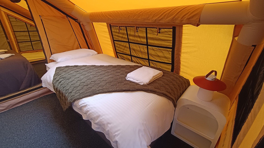Bedroom 5, Omeo Holiday Park, E. Gippsland Bal