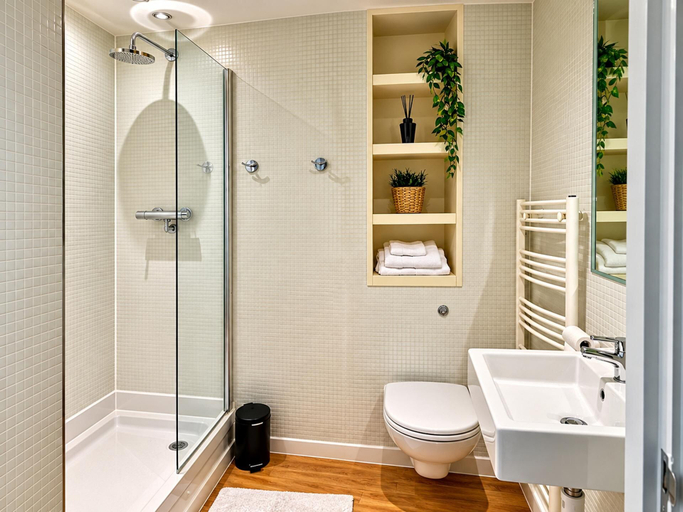 Bathroom 4, Skyline Rotunda City Apartment I Bullring, Birmingham