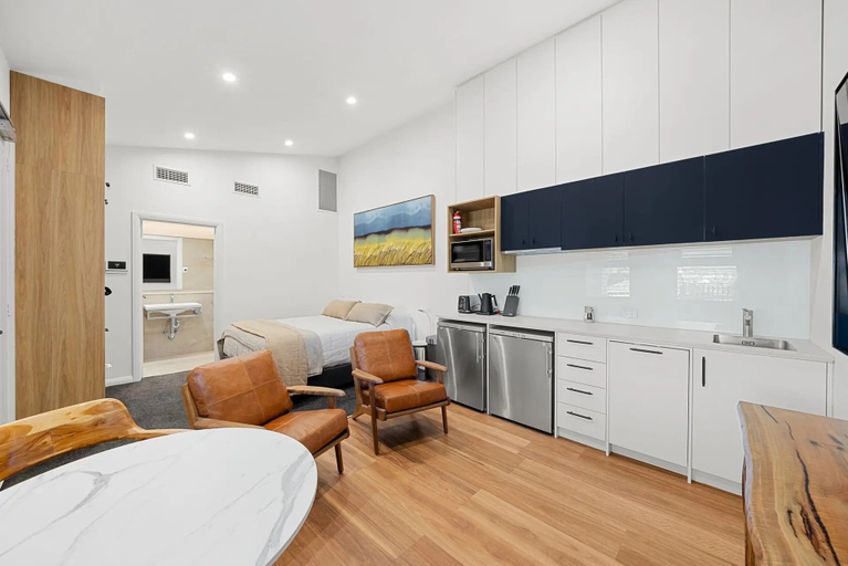 Room 2, Pilgrims Apartments, Canberra